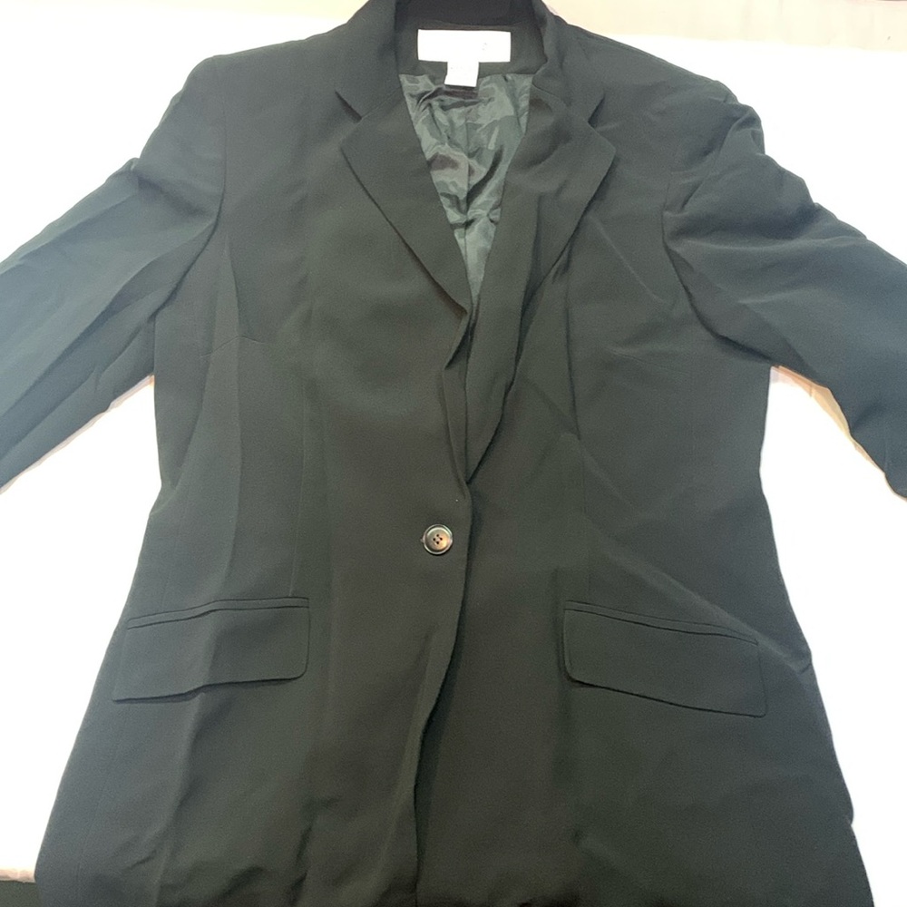 Jones New York- tailored, long length blazer‎ in black. Size 10. NWT